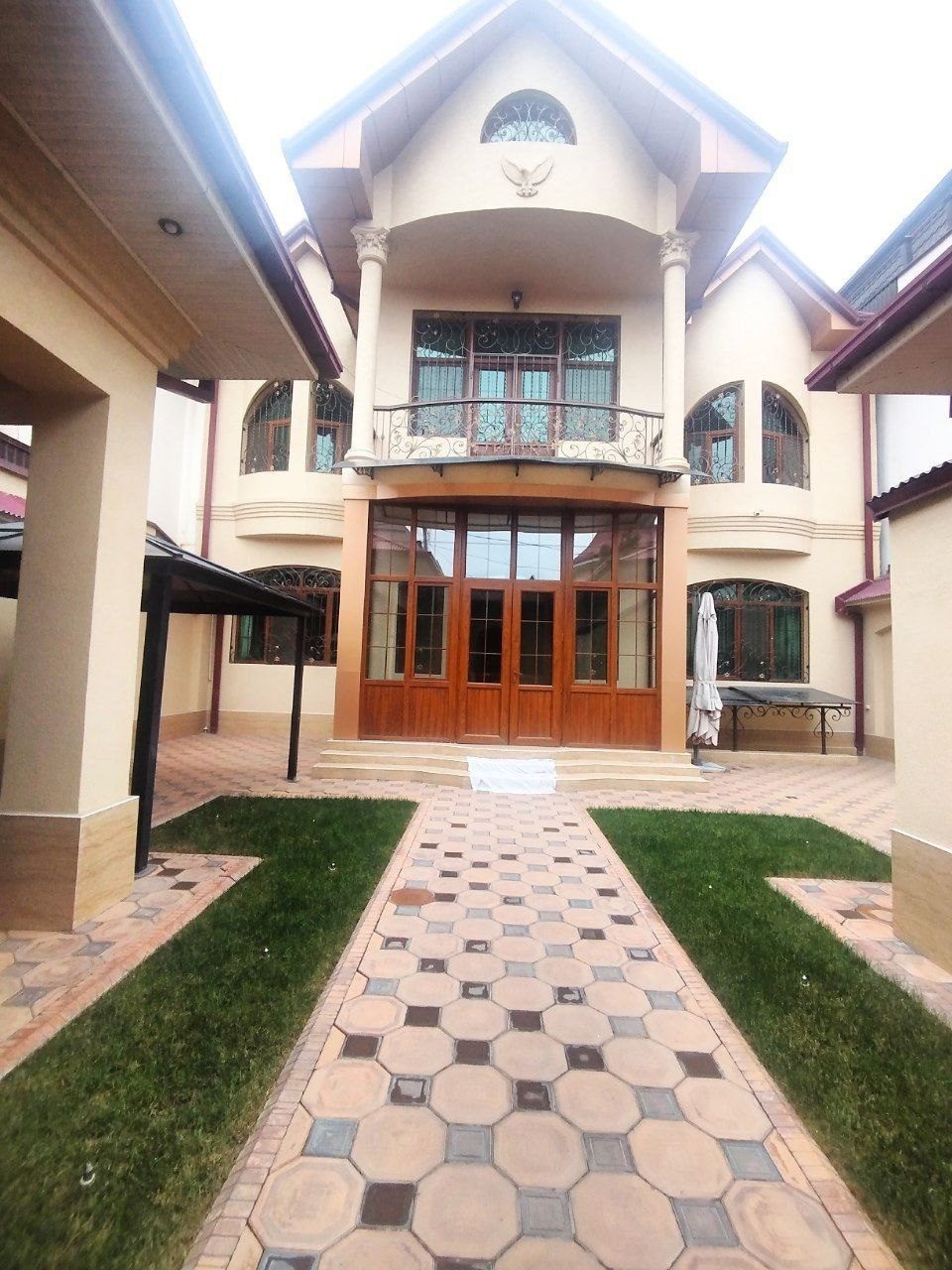 7-xonali uy, 300 m², Toshkent, Mirzo Ulug‘bek tumani, sotuvga