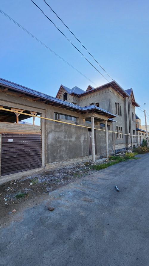Срочно продаётся Евро дом (коробка), 6 соток в элитной махалле Чинор