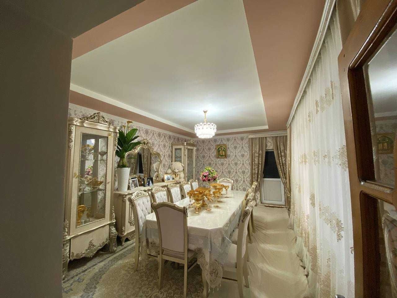 5-комнатный дом, 400 м², Ташкент, Шайхантахурский район, на продажу