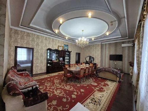 For sale: House in Yangiabad massif, 4.2 sotok, 7 rooms, 2 bathrooms