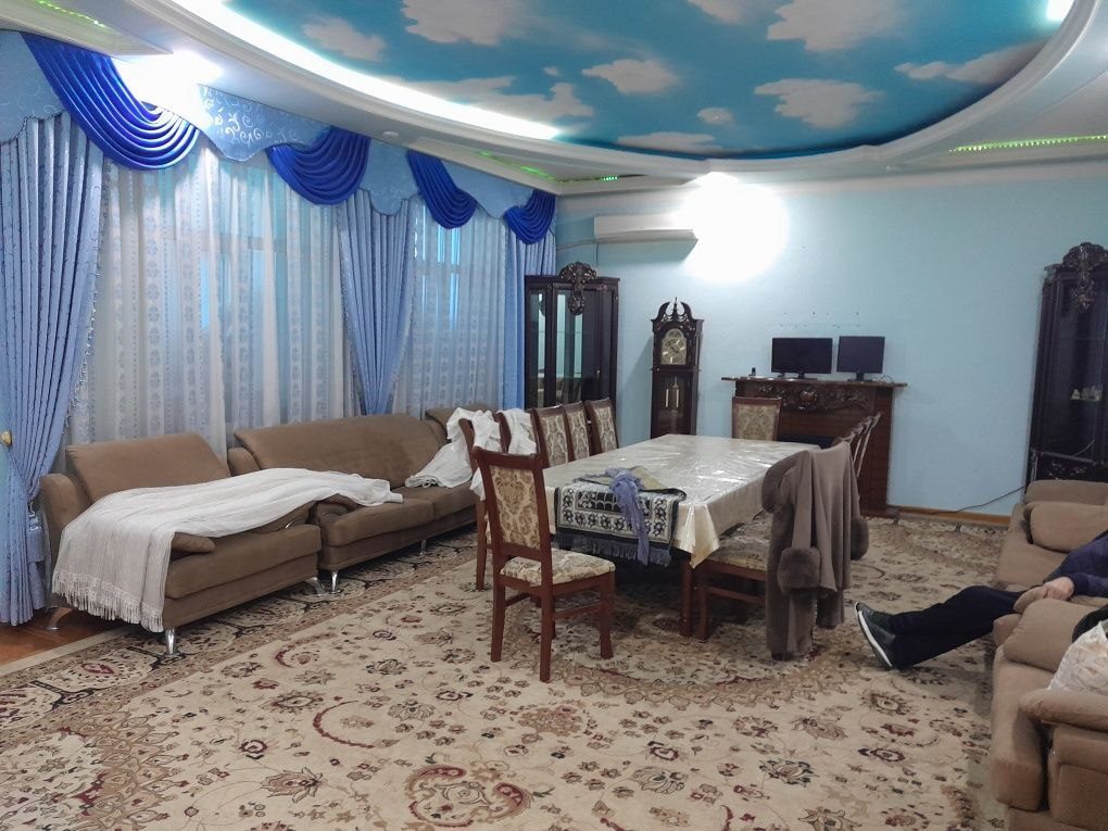 7-xonali uy, 350 m², Toshkent, Mirzo Ulug‘bek tumani, sotuvga