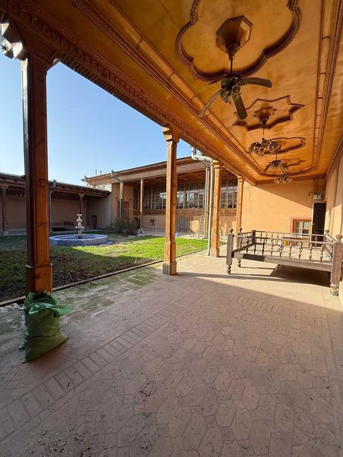 Ohunboboyev Very good courtyard for sale