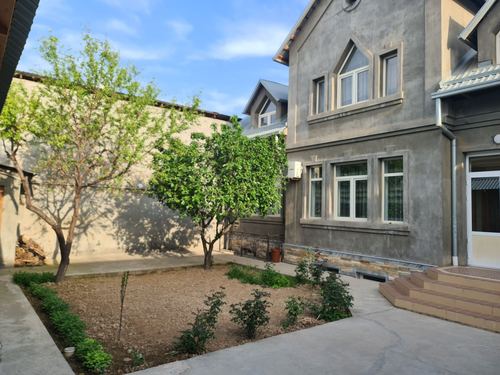 House for sale in Olmazor district, elite Mevazor mahalla, 3.3 sotok