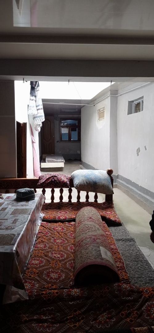 Urgent sale of a house near Parkent market