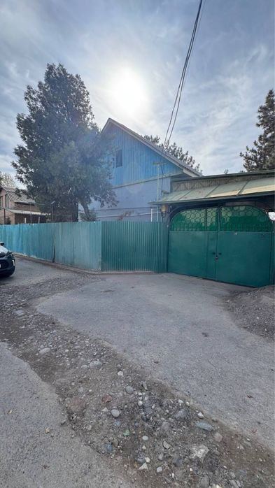For sale: dacha plot with a house near Olympic City