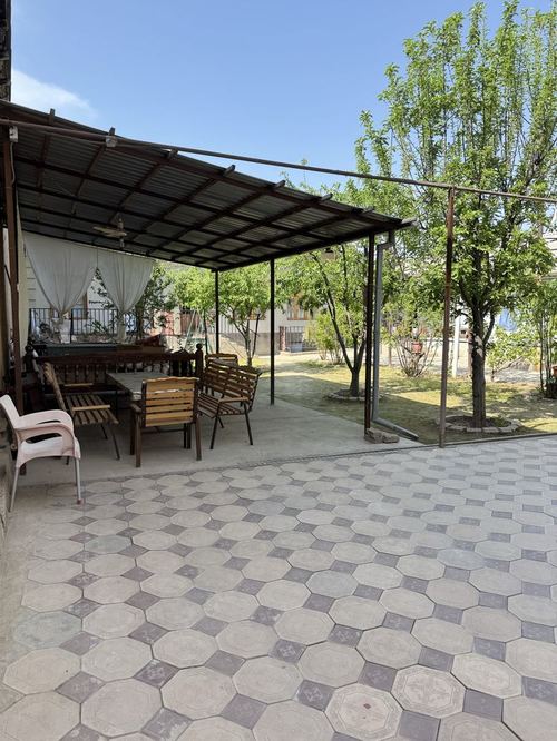 5.5 sotix courtyard for sale in Ipadrom
