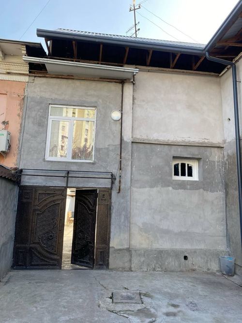 For sale! Beruniy street, Orzu crossroads, yard 3.7