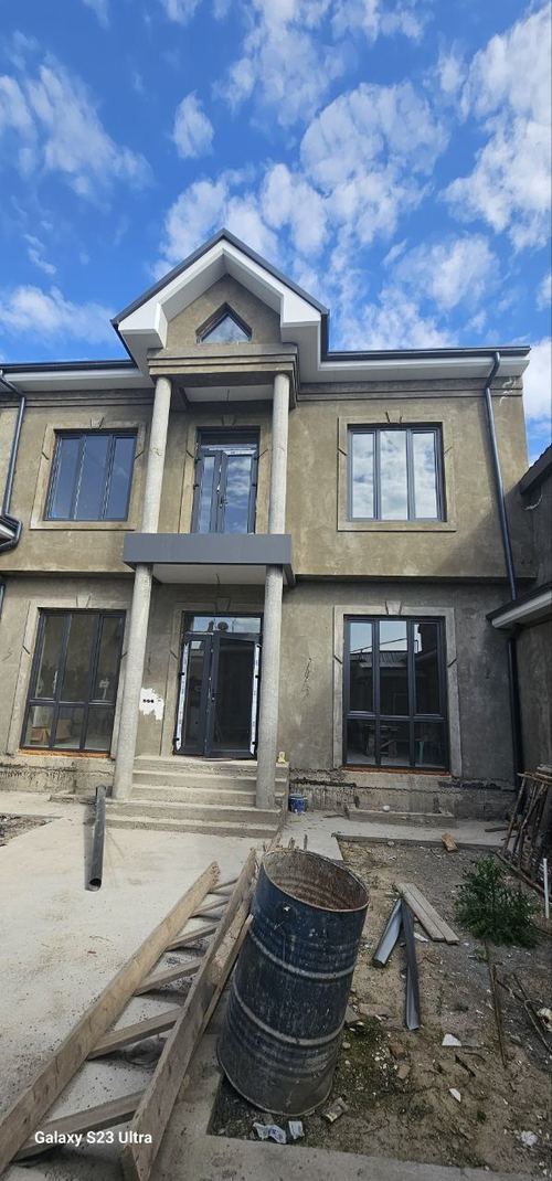 2 sotok plot with a 3-story building, 5 rooms + kitchen + basement