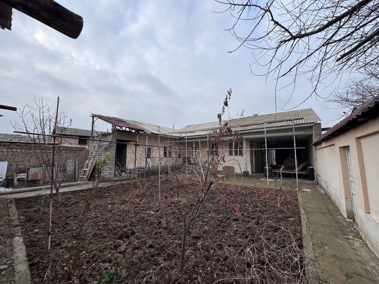 5-xonali uy, 600 m², Toshkent, Sergeli tumani, sotuvga