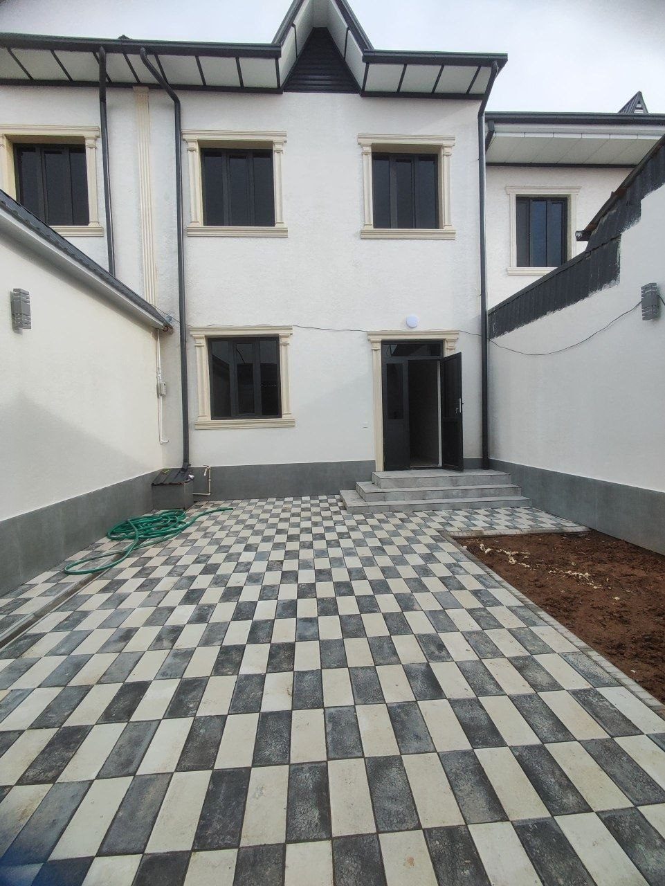 5-xonali uy, 100 m², Toshkent, Mirzo Ulug‘bek tumani, sotuvga