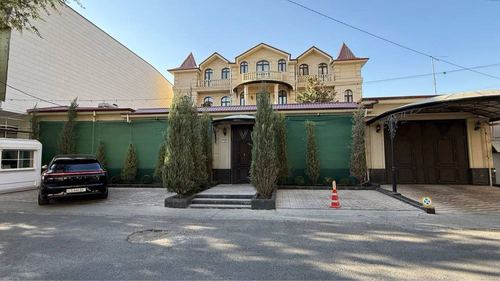 Yakkasaroy | Mirabad avenue - Plot/Euro office for rent 2000m2