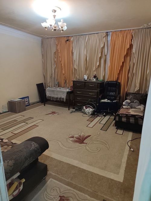 Urgent sale: own 3-room apartment in a 4-story building in Yashnabad district, near Qadish