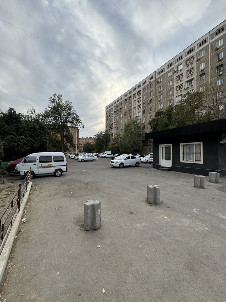Land 9 sotok on Nukus St., Master plan: 7 floors allowed.