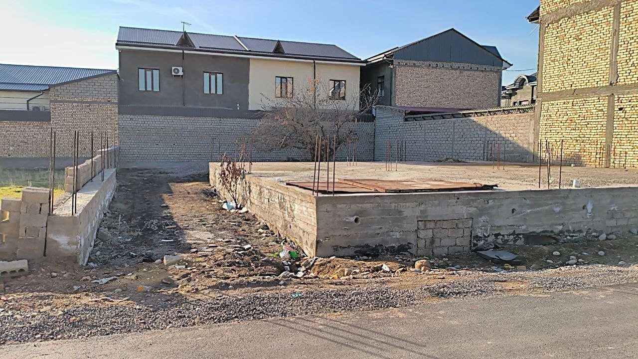 Yer sotiladi. Kadastr qilingan. Srochna. 5 sotix. Podval qilingan 180 kv.m.