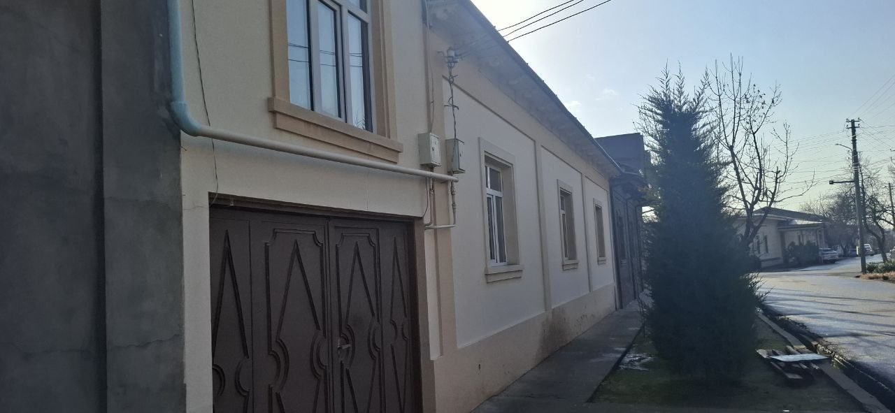 Hovli. Uchastka