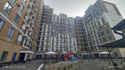 4(3)-room apartment in Yashnabad, new building, 5/10 floor, 91 m², cadastral document available