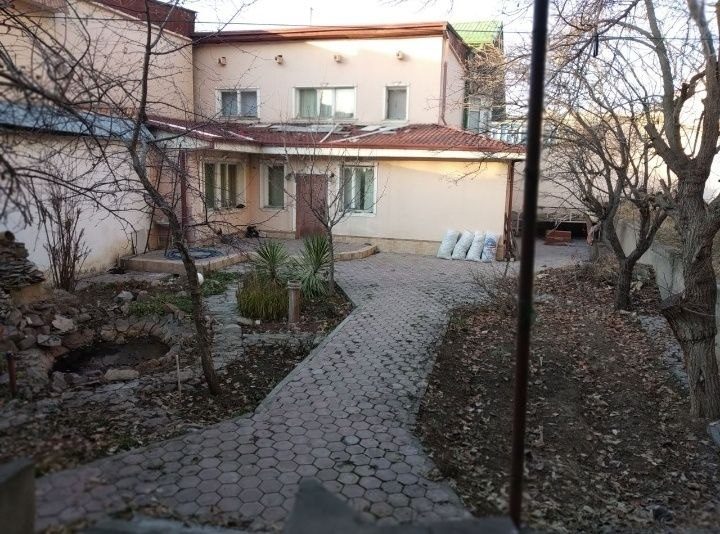 5-комнатный коттедж, 500 м², Ташкент, Юнусабадский район, в аренду