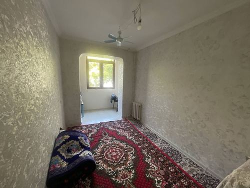 Urgent sale: 2/4/5 house near Beruni metro, behind Eco market and flower market