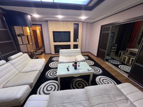 C1, 4-room apartment and parking in the center of Tashkent