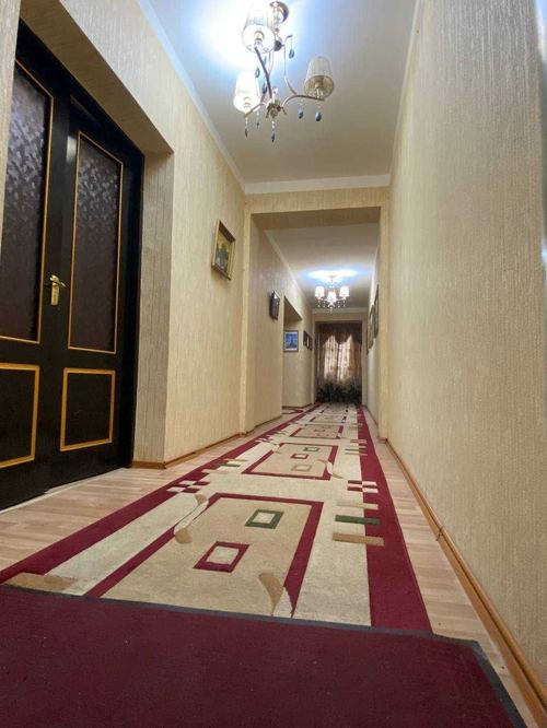 FOR SALE! In Talabalar (Universities) a house with 10 windows cheaper than cost price!
