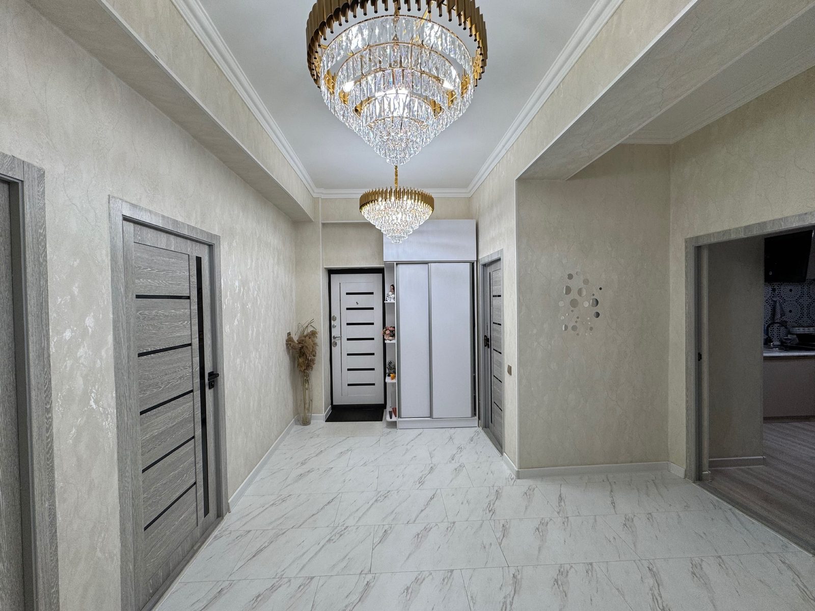 3-комнатная квартира, 81.3 м², Ташкент, Бектемирский район, на продажу