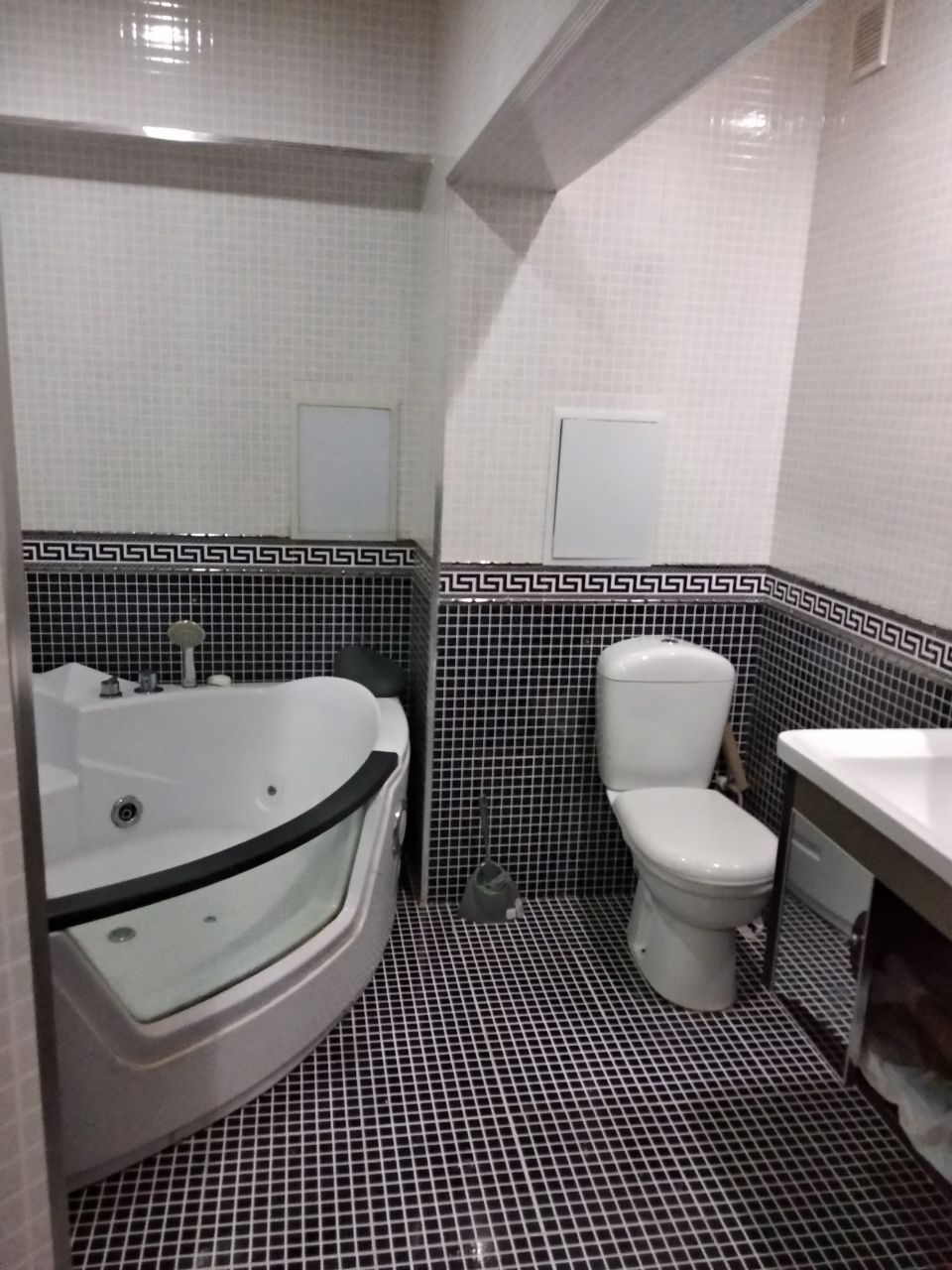 2-комнатная квартира, 65 м², Ташкент, Мирабадский район, в аренду