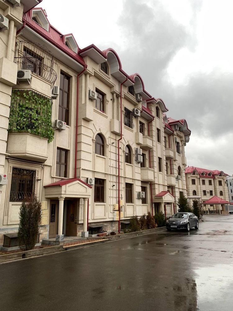 6-xonali kvartira, 190 m², Toshkent, Olmazor tumani, sotuvga