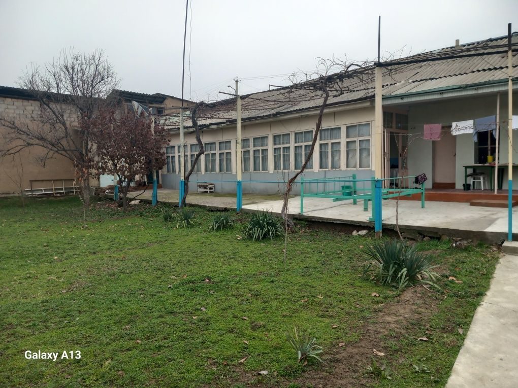 Shoshilinch ravishda yer uchastkasi sotiladi TT3, masjid yaqinida, Xovli TTZ