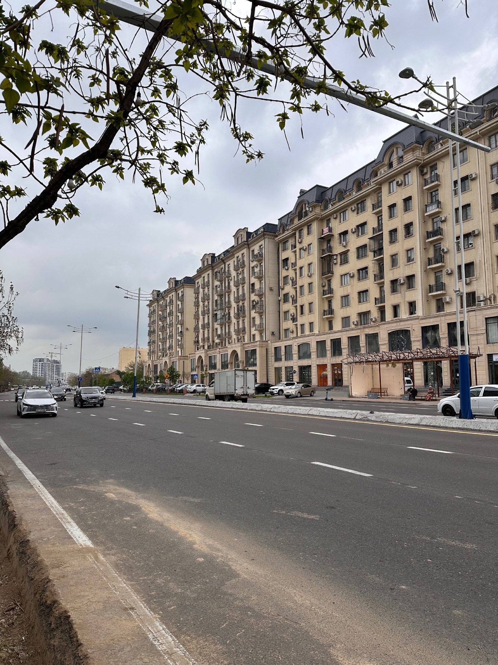 RIVIERA 70kv Nurafshon yo'l bo'yida Premium do'kon