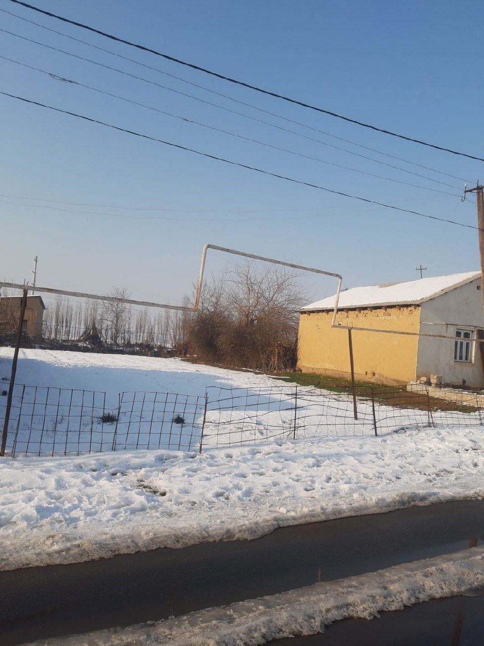 Hovli sotiladi, Yangihayot tumani, telefon qilsangiz tushuntiraman