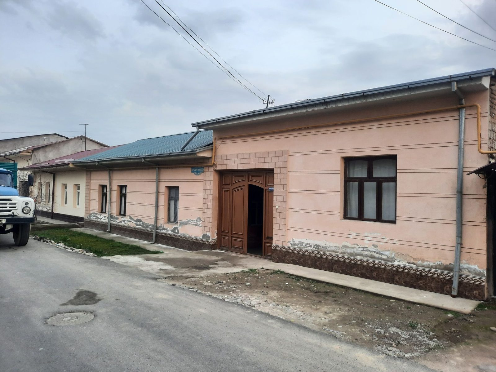 6 sotok house for sale in Uzgarish mahalla, Sergeli.