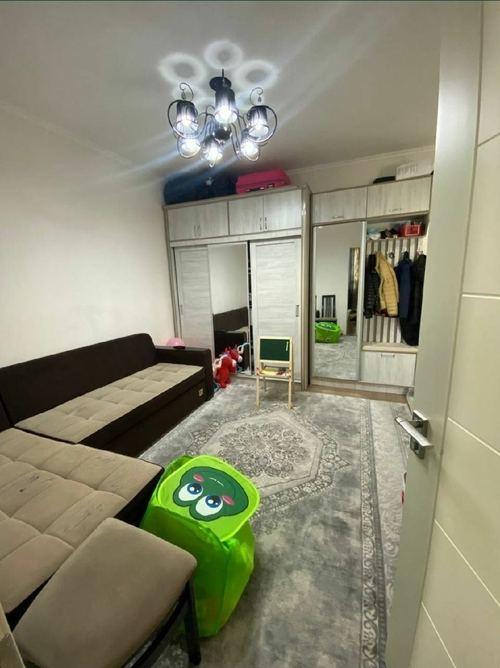No realtor. Own apartment, long-term rent.