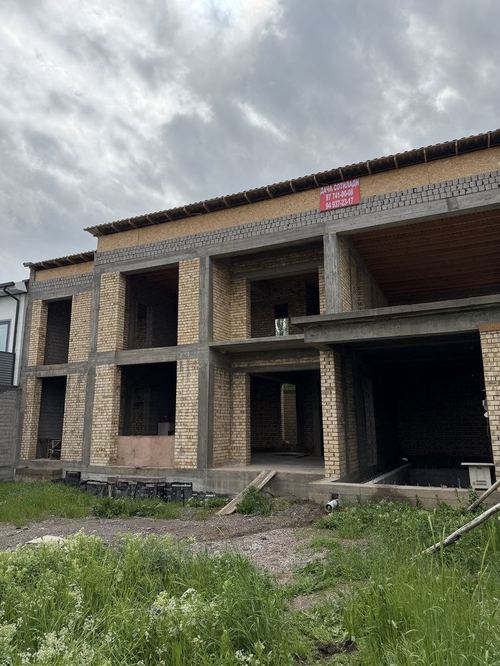 Dacha for sale, Oqtosh. Located in a good place.
