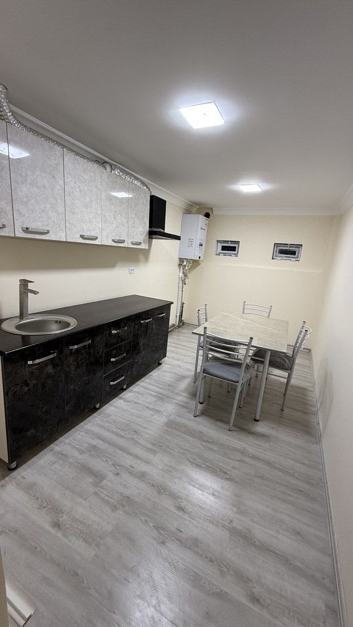 3-комнатный дом, 200 м², Ташкент, Юнусабадский район, в аренду