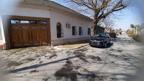 Metro Dostlik (10 min) - private house in mahalla, good location