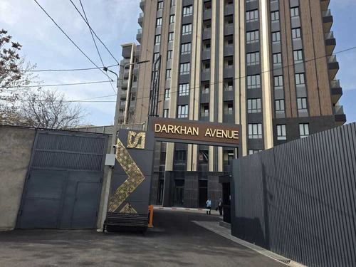 Darkhan, Hamid Olimjon metro, house in the very center!!