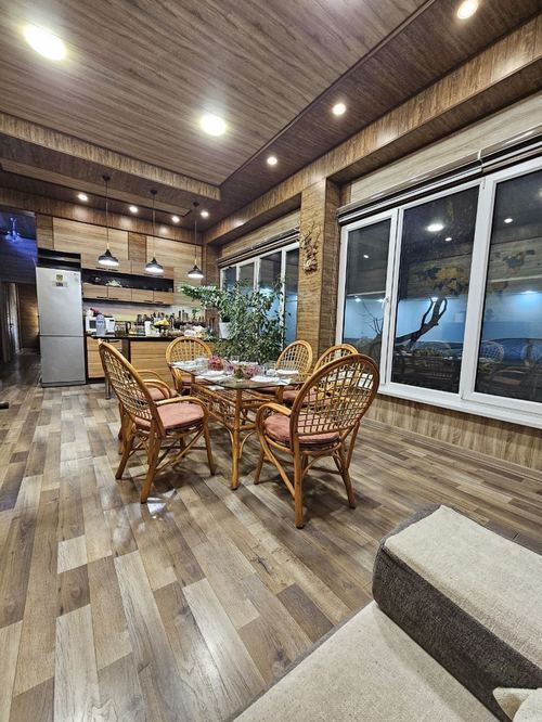 Plot 6 sotok, two houses 220 m², with a pool. Zenit mahalla.
