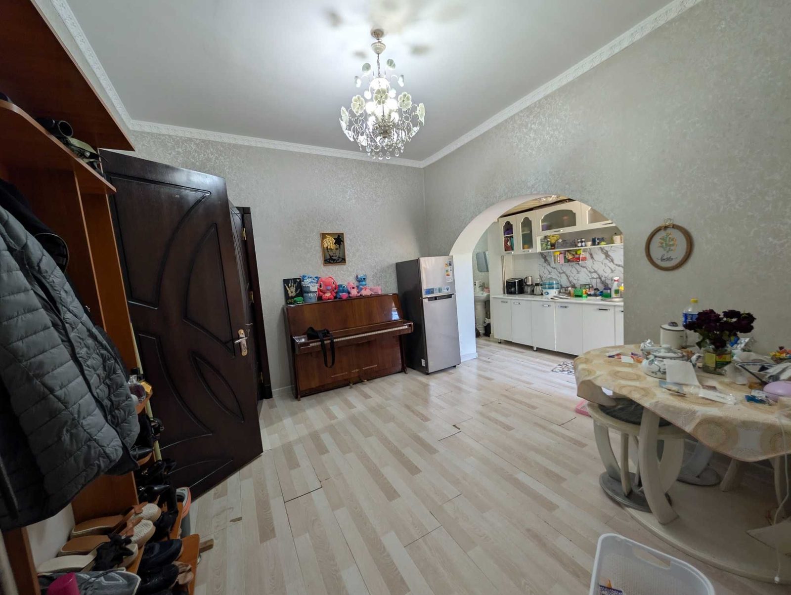 3-комнатный дом, 200 м², Ташкент, Мирабадский район, в аренду