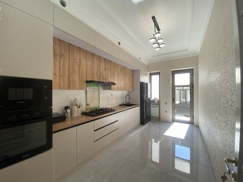 Urgent sale, Mehnat district, opposite Zamona, Qizg'aldoq mahalla