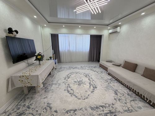 For rent. Narxoz, Mukimiy Theater. For girls or family.