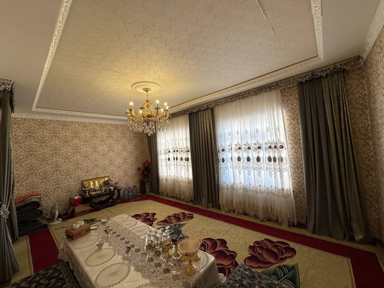 5-комнатный коттедж, 250 м², Ташкент, Чиланзарский район, на продажу
