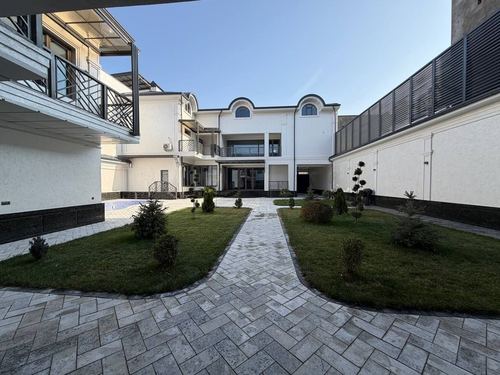 Rent 8 sot Euro House in Amir Temur Mahalla.