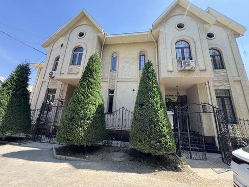2-story house with all amenities for rent in the center, Akkorgan street