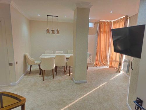 Yakkasaroy, 117 sq. m. apartment