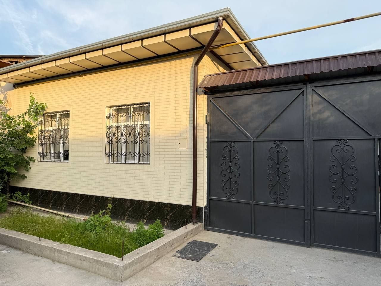 5-комнатная часть дома, 300 м², Ташкент, Сергелийский район, на продажу