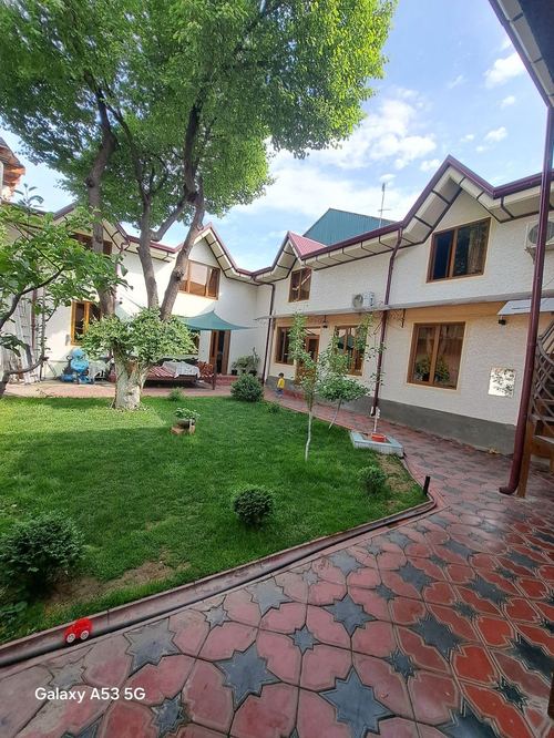 Courtyard house. Rohat. Yangiobod. At an affordable price.