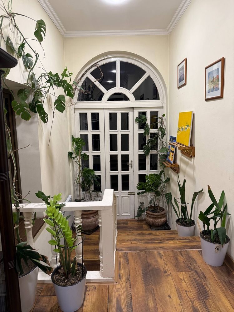 6-room house, 300 m², Tashkent, Almazar District, for rent