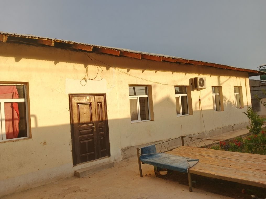 4-room house, 1000 m², Tashkent, Bektemir District, for sale