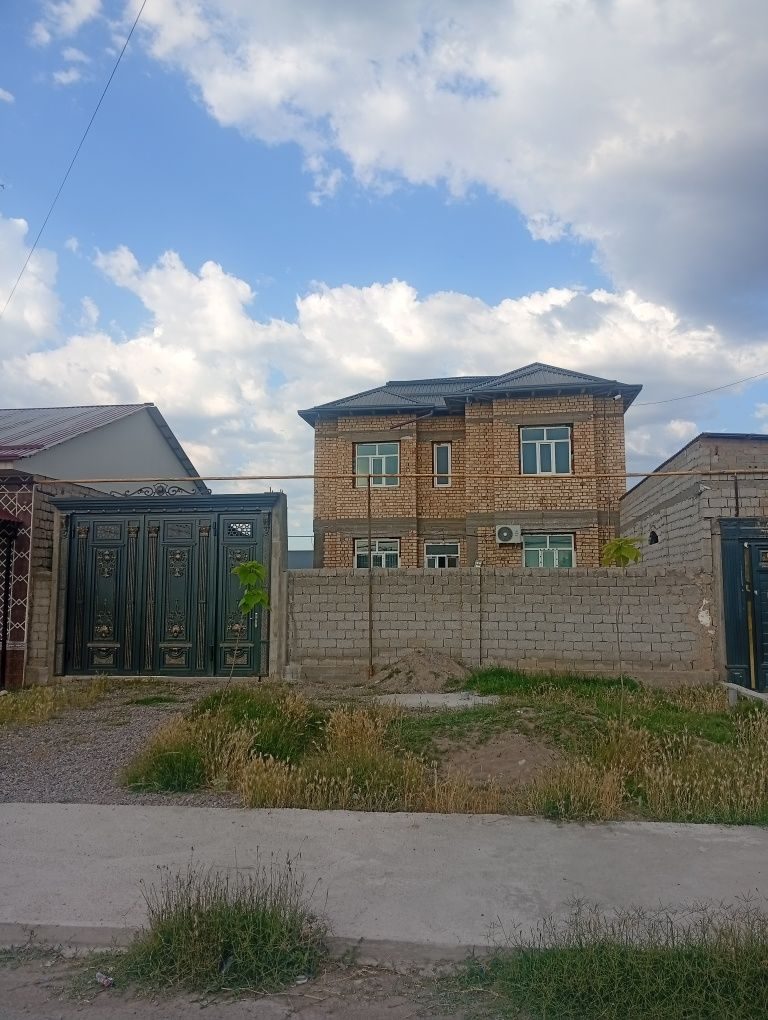 7-комнатный коттедж, 300 м², Ташкент, Бектемирский район, на продажу