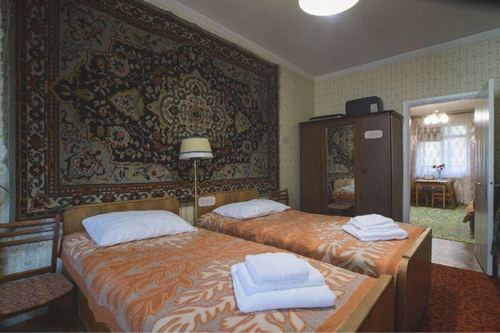 2/2/4 аренда метро чиланзар 150 метров